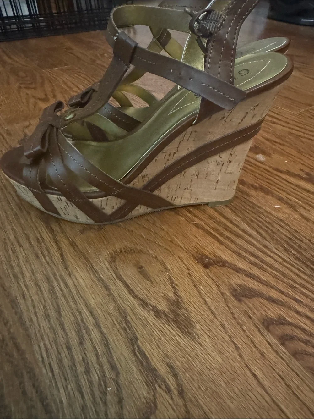 GUESS Brown Bow T-Strap Open-Toe Women's Heels